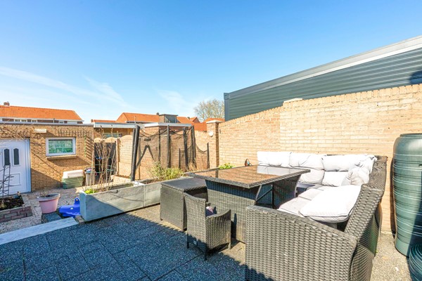 Foto - Te koop: Leuke, uitgebouwde tussenwoning uit 1927 met 3 slaapkamers en garage in de wijk Heksenberg